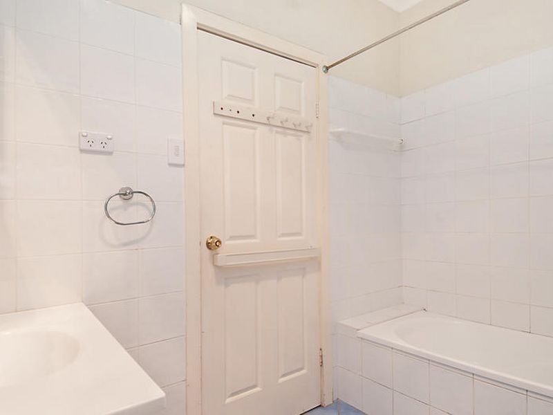 9 Heather Crescent, Wyoming NSW 2250