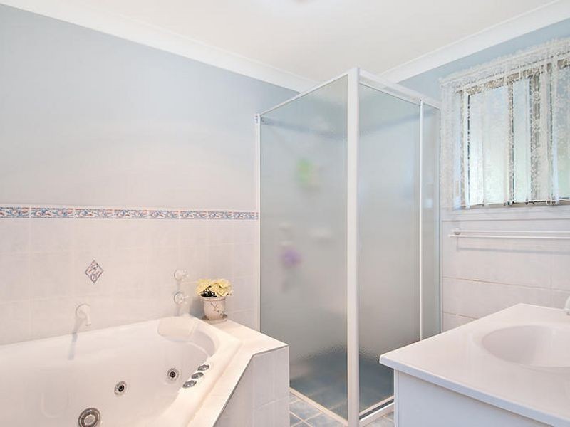 68 Robinia Parade, Springfield NSW 2250