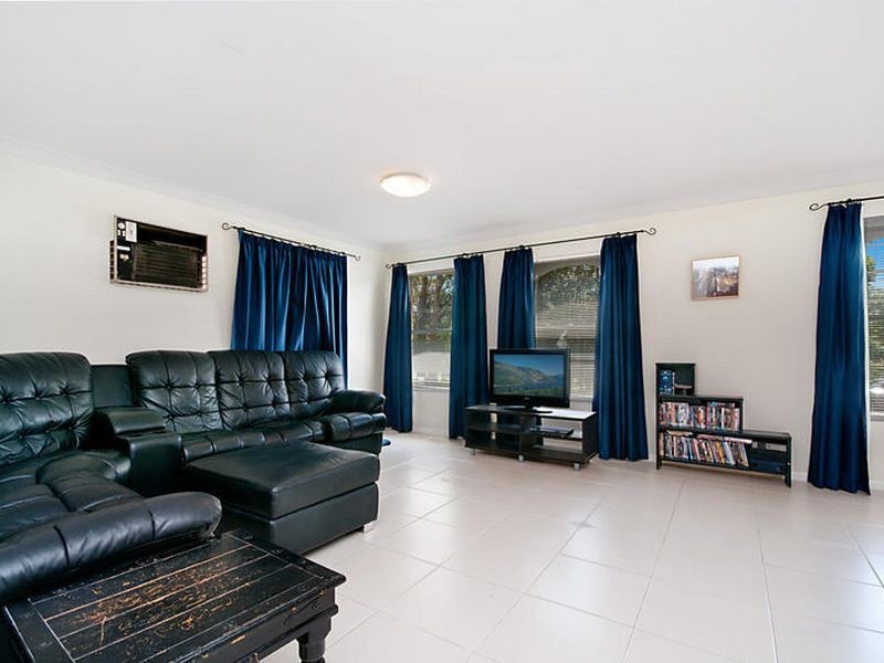 165 Brisbane Water Drive, Point Clare NSW 2250