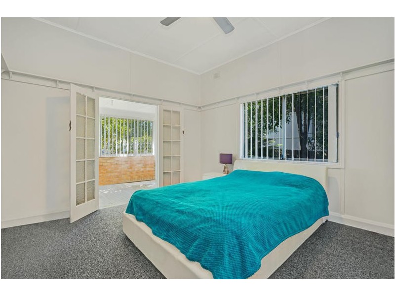 7 Lock Avenue, Springfield NSW 2250