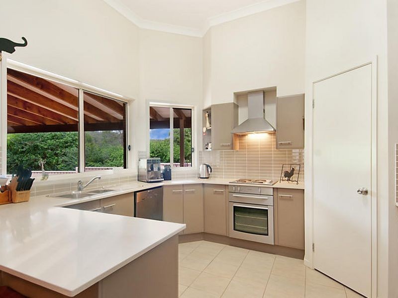 39 The Valley Way, Lisarow NSW 2250