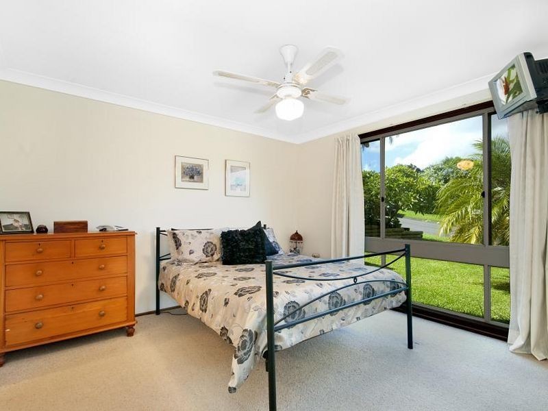 1 Fox Glove Close, Green Point NSW 2251
