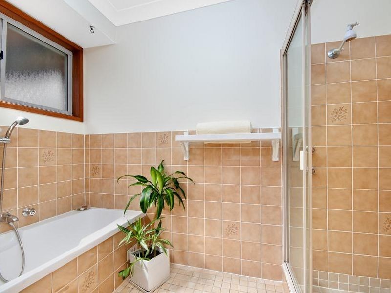 1 Fox Glove Close, Green Point NSW 2251