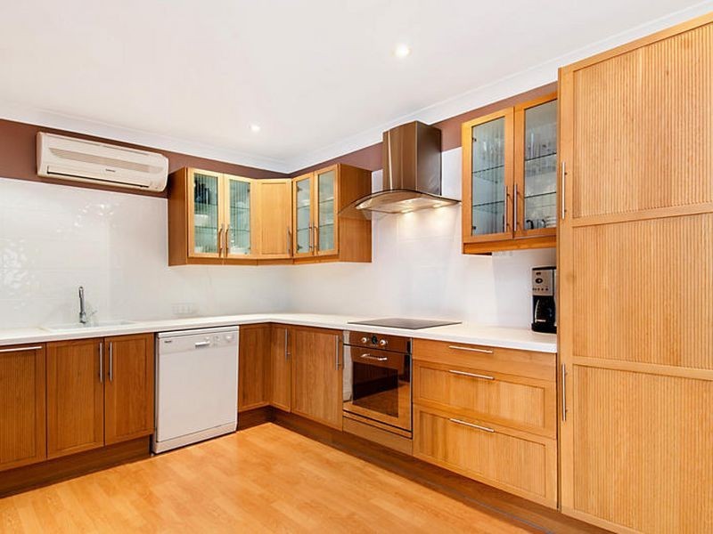 8 Lock Avenue, Springfield NSW 2250