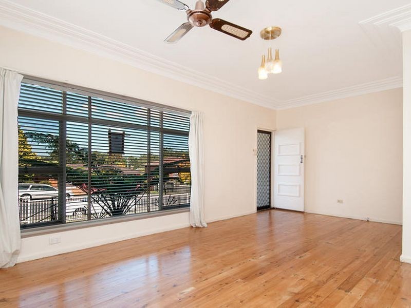 16 Russell Drysdale Street, East Gosford NSW 2250