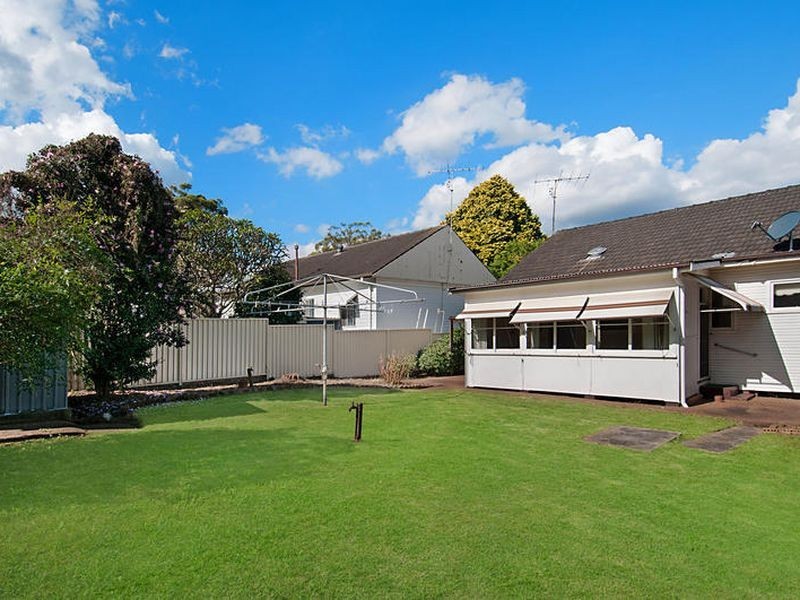 16 Russell Drysdale Street, East Gosford NSW 2250