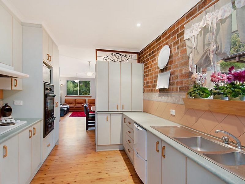 13 Sullens Avenue, East Gosford NSW 2250