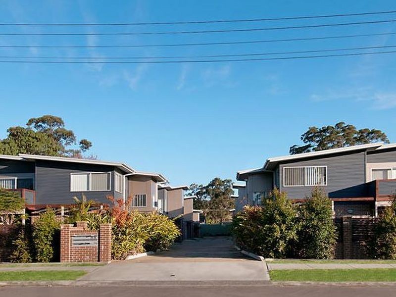 2/24 Pemell Street, Wyoming NSW 2250