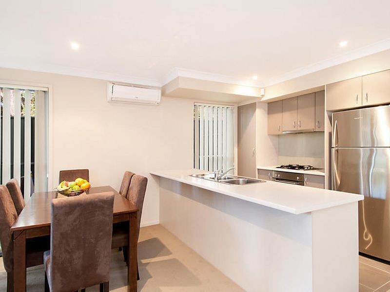 2/24 Pemell Street, Wyoming NSW 2250