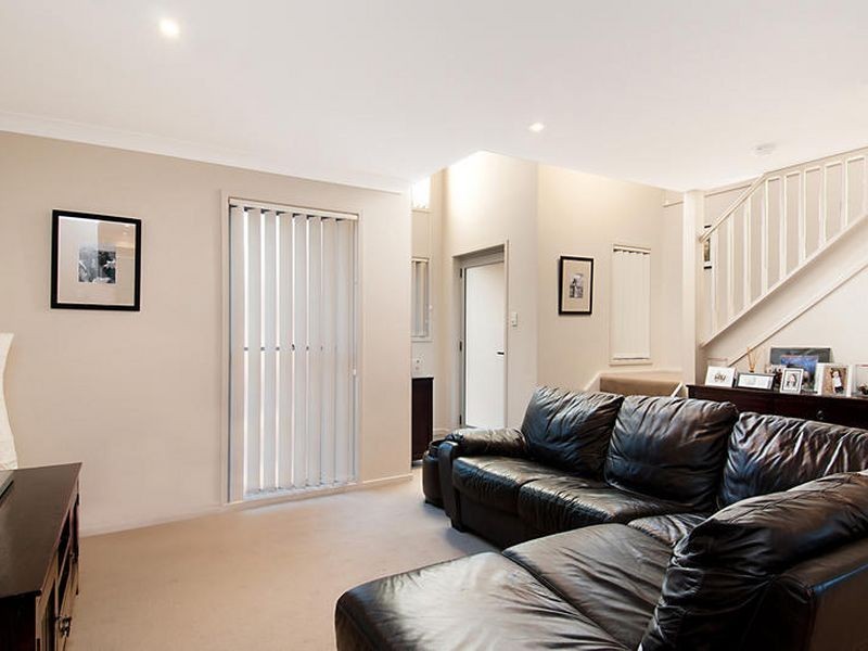 2/24 Pemell Street, Wyoming NSW 2250