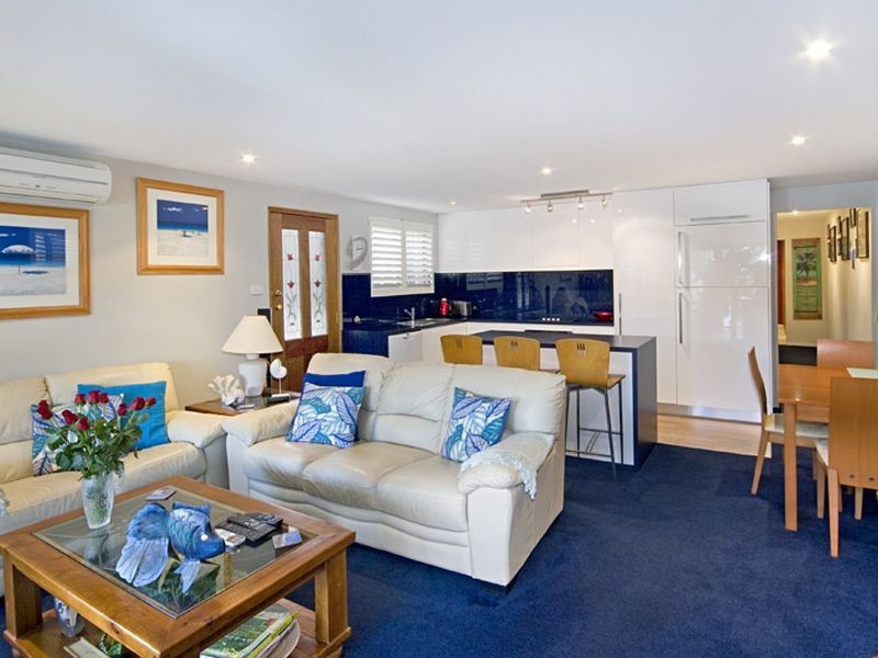 1/11 Lynn Avenue, Point Frederick NSW 2250