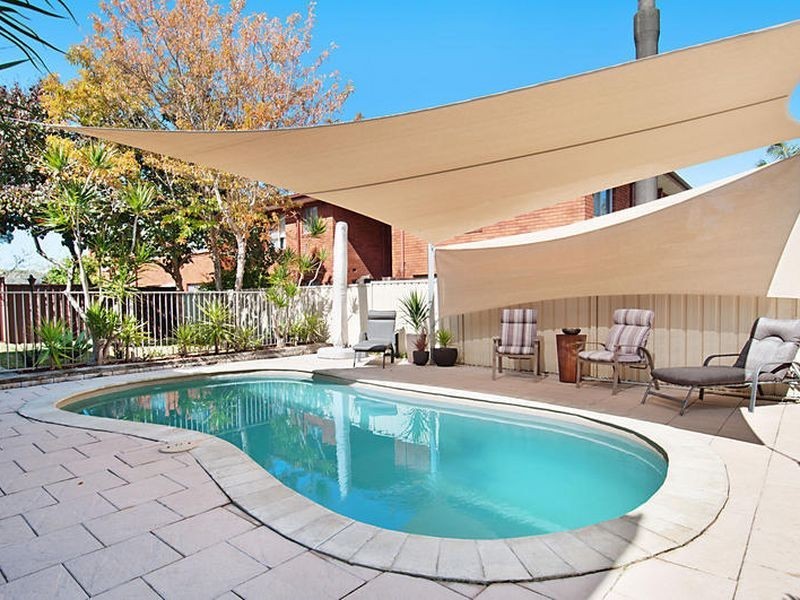 2a Melbourne Street, East Gosford NSW 2250