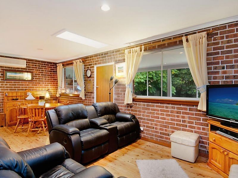 13 Sullens Avenue, East Gosford NSW 2250