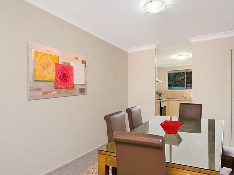 2/207 Albany Street, Point Frederick NSW 2250