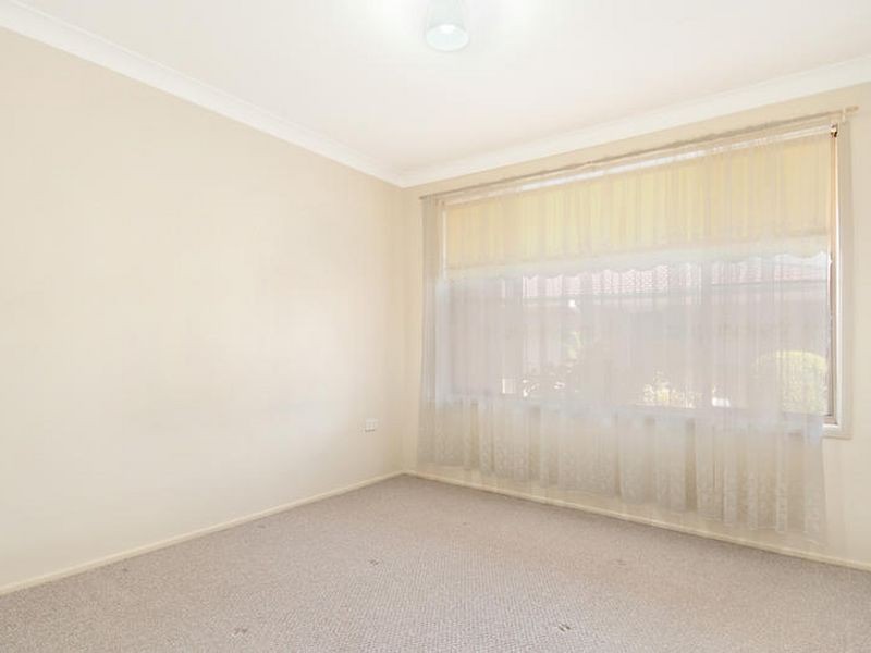 2/207 Albany Street, Point Frederick NSW 2250