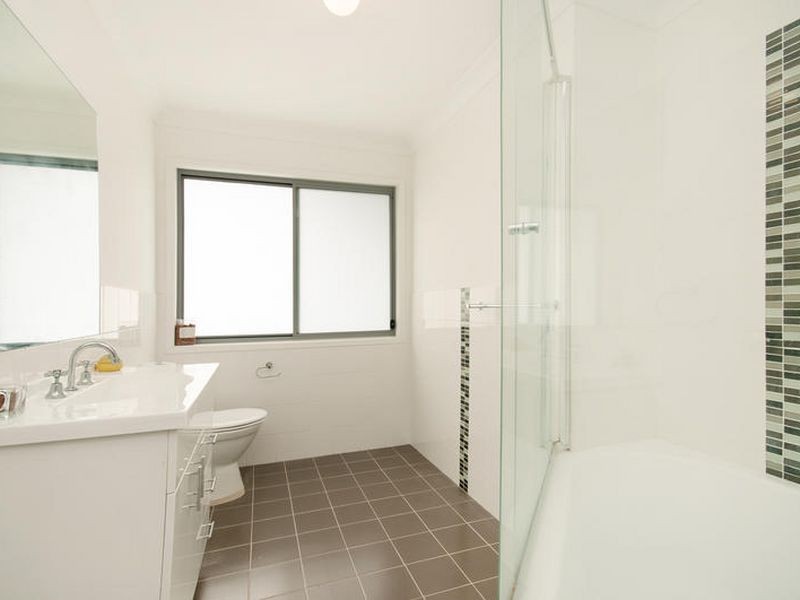 2/13 Henry Kendall Street, West Gosford NSW 2250