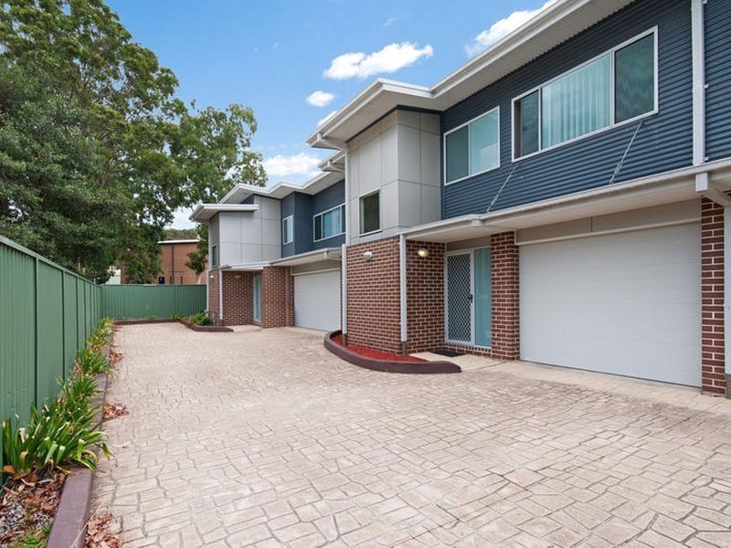 2/13 Henry Kendall Street, West Gosford NSW 2250