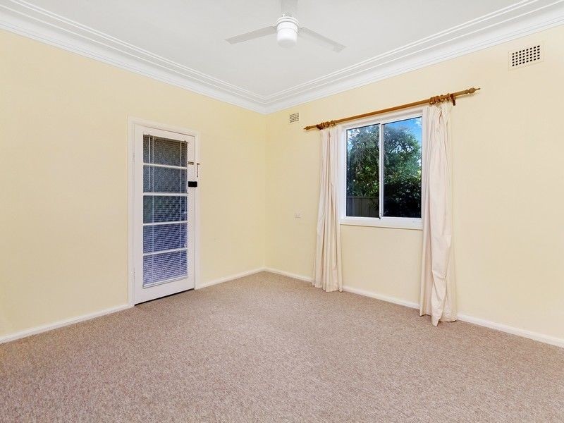 6 Melbourne Street, East Gosford NSW 2250