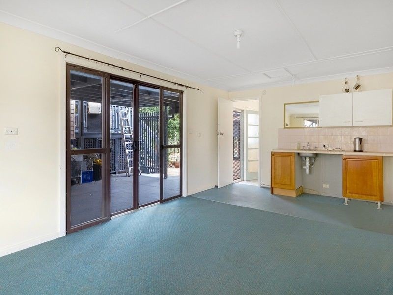 6 Melbourne Street, East Gosford NSW 2250