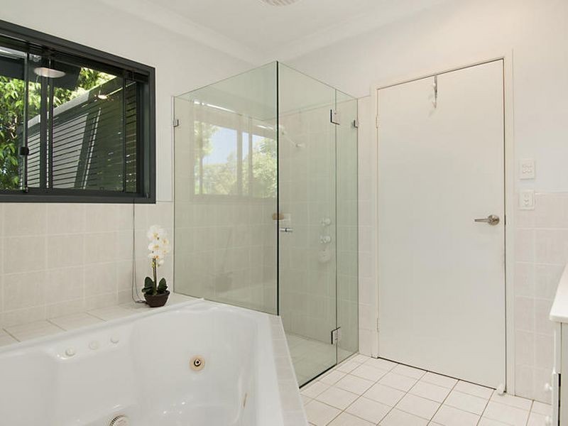 10 Robinia Parade, Springfield NSW 2250