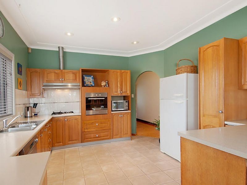 12 Meadow Road, Springfield NSW 2250