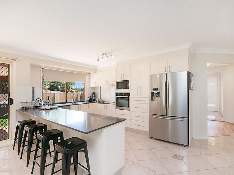 5 Rainbow Close, Lisarow NSW 2250