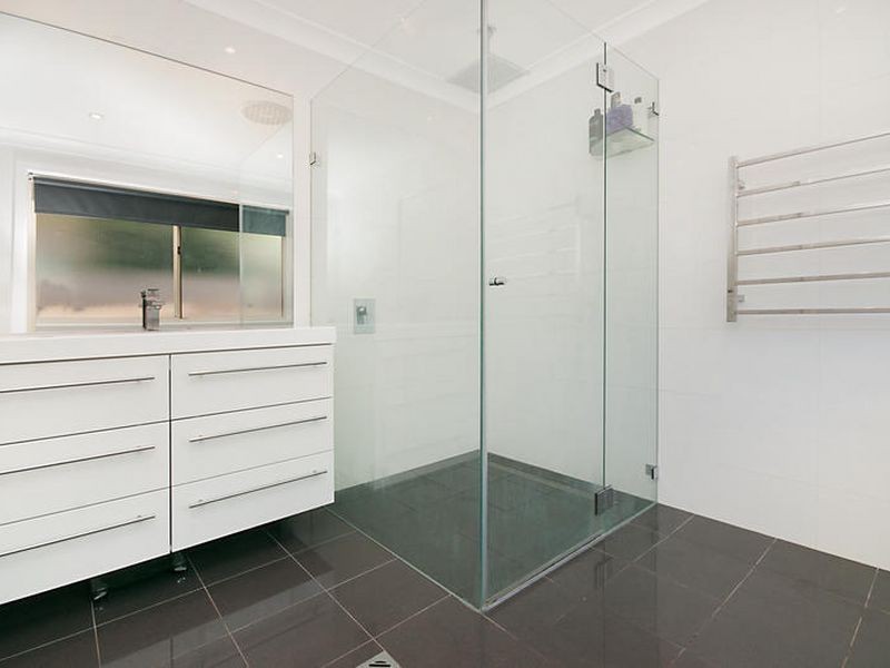 5 Rainbow Close, Lisarow NSW 2250