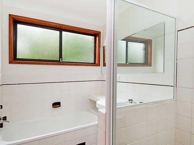 2 Heather Crescent, Wyoming NSW 2250