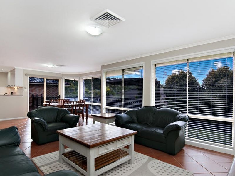 27 Robinia Parade, Springfield NSW 2250