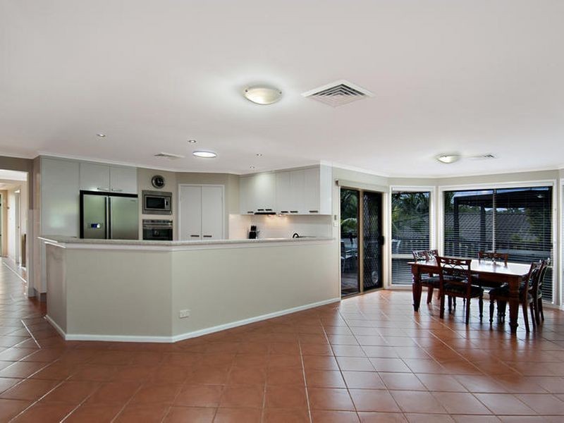 27 Robinia Parade, Springfield NSW 2250