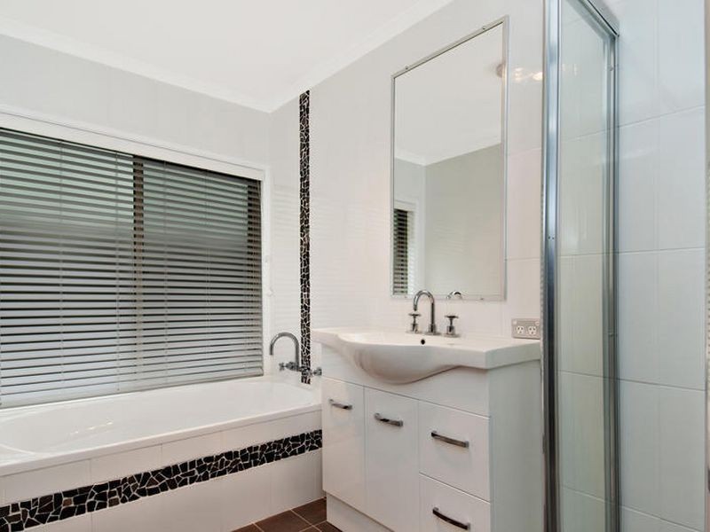 27 Robinia Parade, Springfield NSW 2250