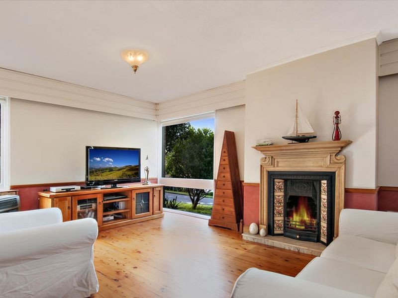 1 Woolard Road, Springfield NSW 2250