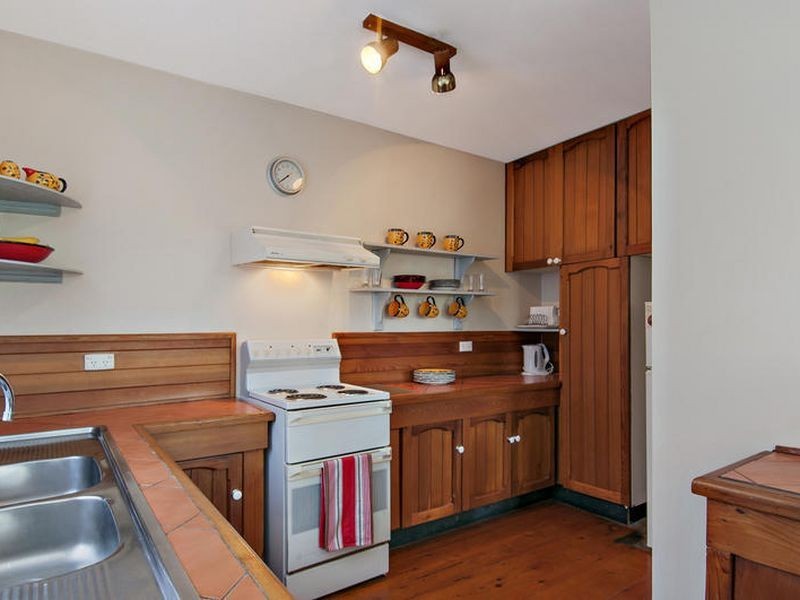 1 Woolard Road, Springfield NSW 2250