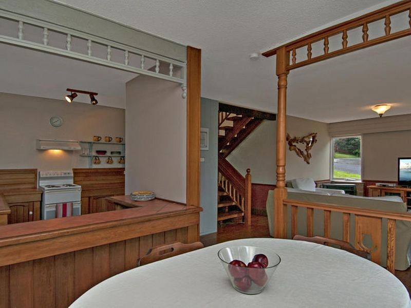 1 Woolard Road, Springfield NSW 2250