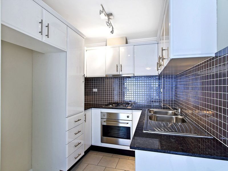 8/187-189 Albany Street, Point Frederick NSW 2250