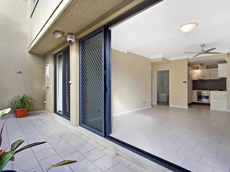 8/187-189 Albany Street, Point Frederick NSW 2250