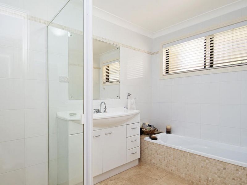 70 Robinia Parade, Springfield NSW 2250