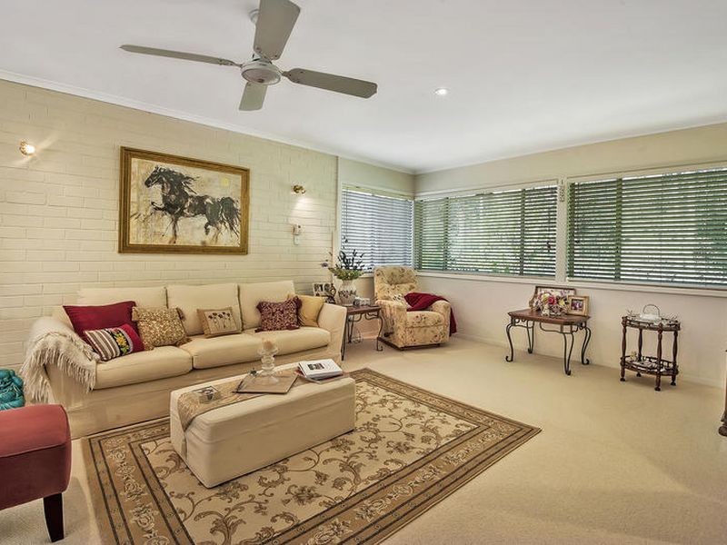 1/2 Lakewood Avenue, Green Point NSW 2251