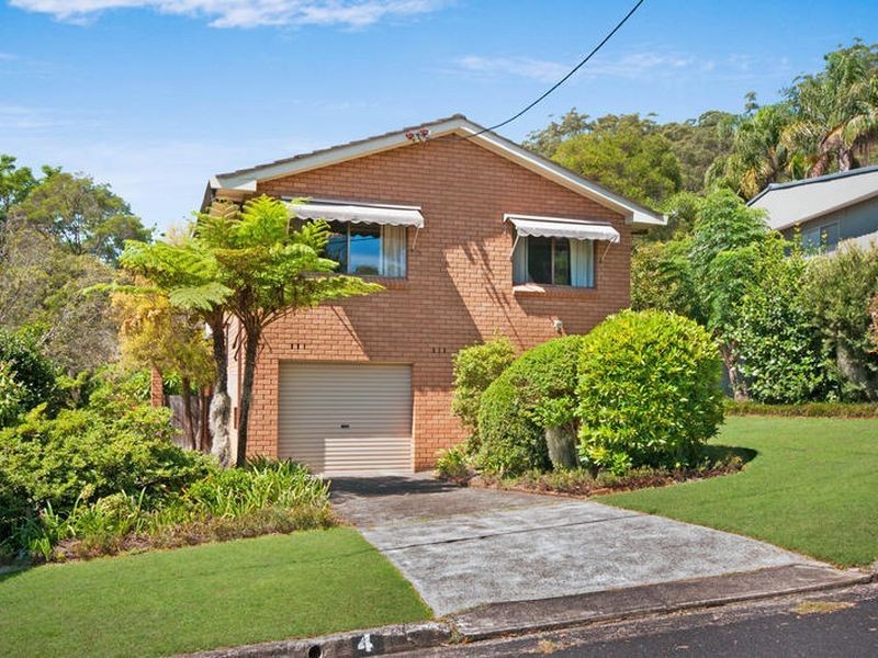 4 Grace Avenue, Point Clare NSW 2250