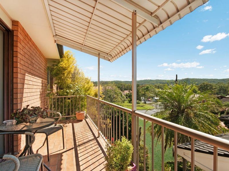 4 Grace Avenue, Point Clare NSW 2250