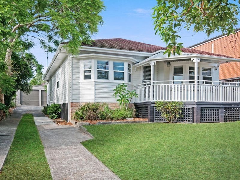 4 Auburn Street, Point Frederick NSW 2250