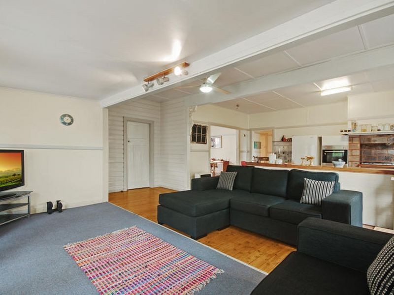 4 Auburn Street, Point Frederick NSW 2250