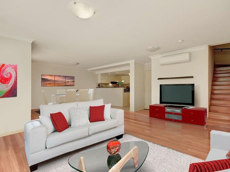 5/92 John Whiteway Drive, Gosford NSW 2250