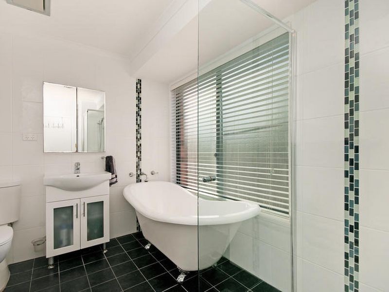 4 Lilac Close, Springfield NSW 2250