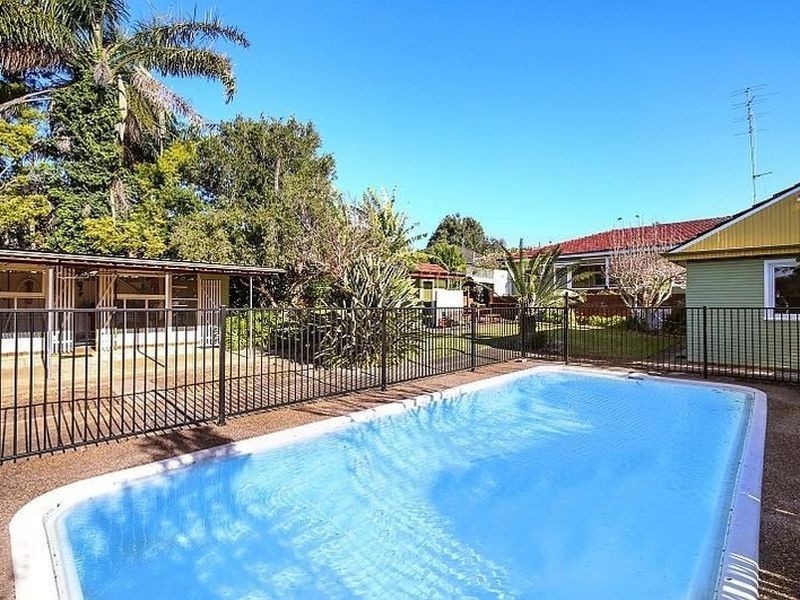 11 Brougham Street, East Gosford NSW 2250