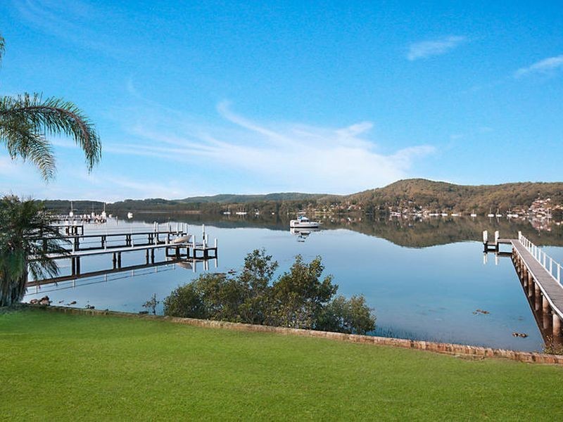 21 Caroline Street, East Gosford NSW 2250