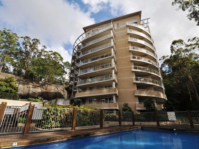 452/80 John Whiteway Drive, Gosford NSW 2250