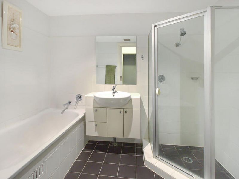 452/80 John Whiteway Drive, Gosford NSW 2250