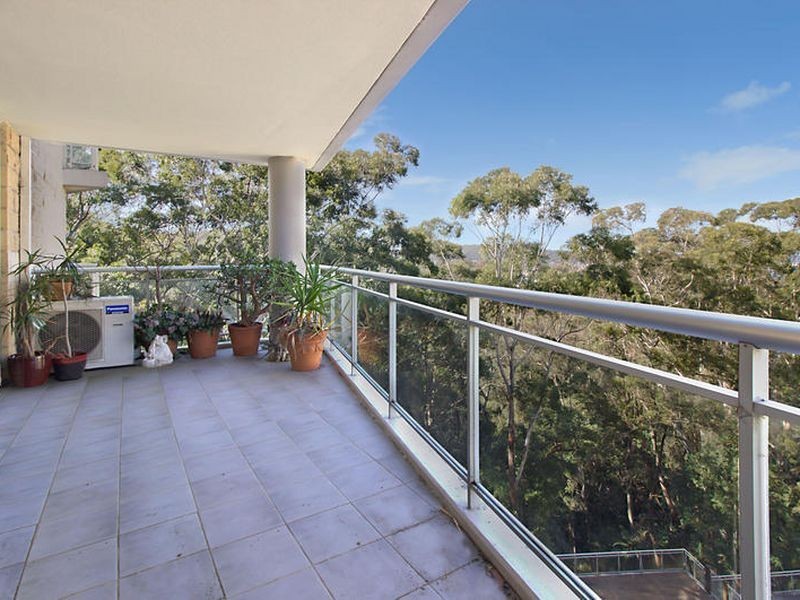 452/80 John Whiteway Drive, Gosford NSW 2250