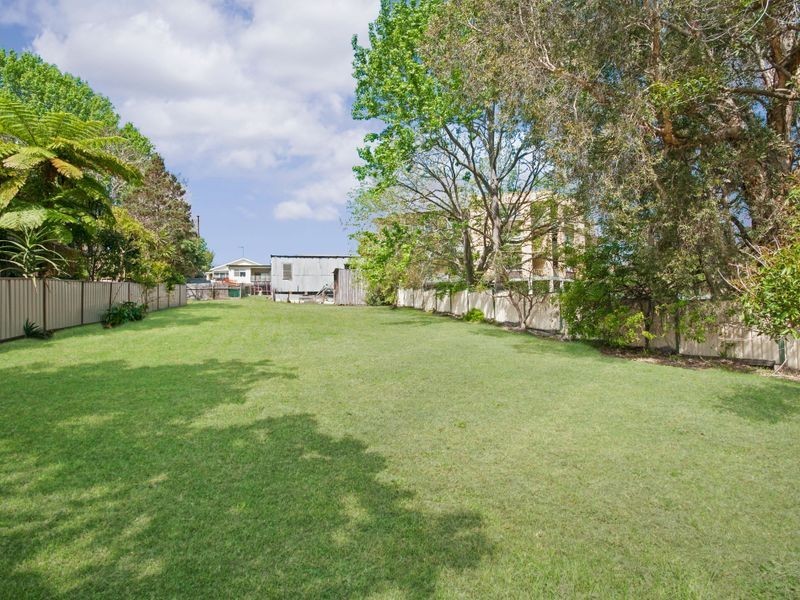 142 Albany Street, Point Frederick NSW 2250